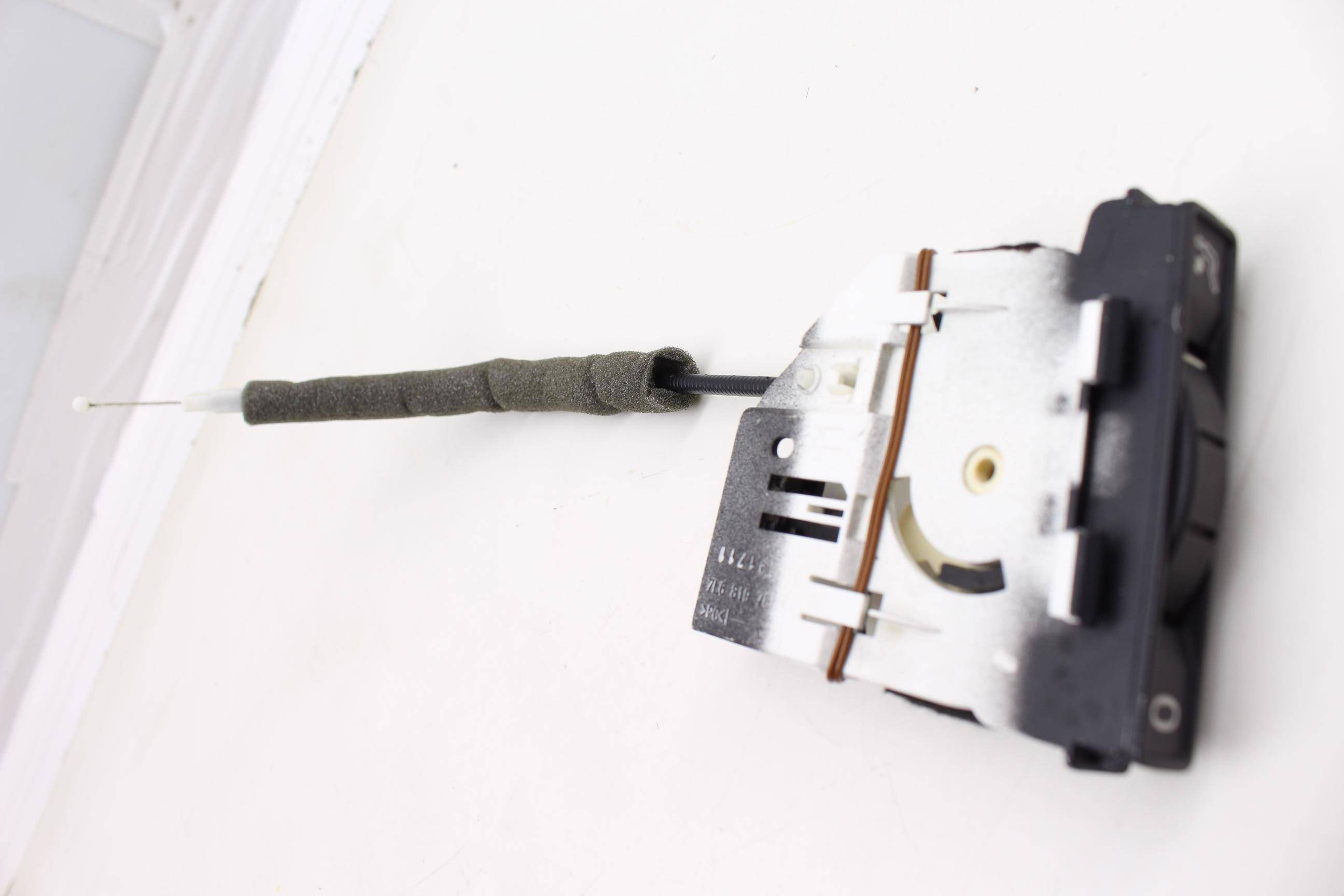 Dash&#x20;Air&#x20;Vent&#x20;Adjustment&#x20;Switch&#x20;&#x2F;&#x20;Dial&#x20;7L6819766F