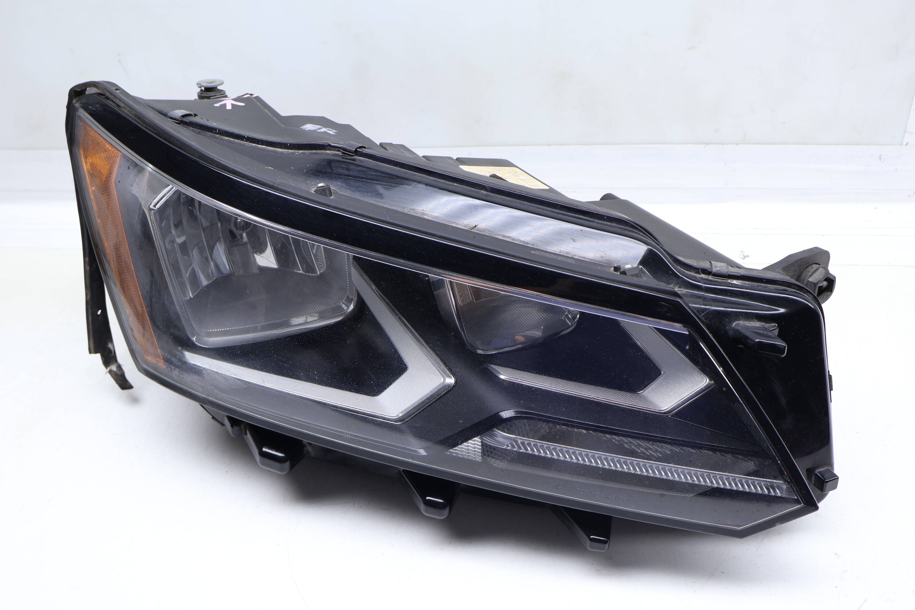 Halogen Headlight / Headlamp 561941006F