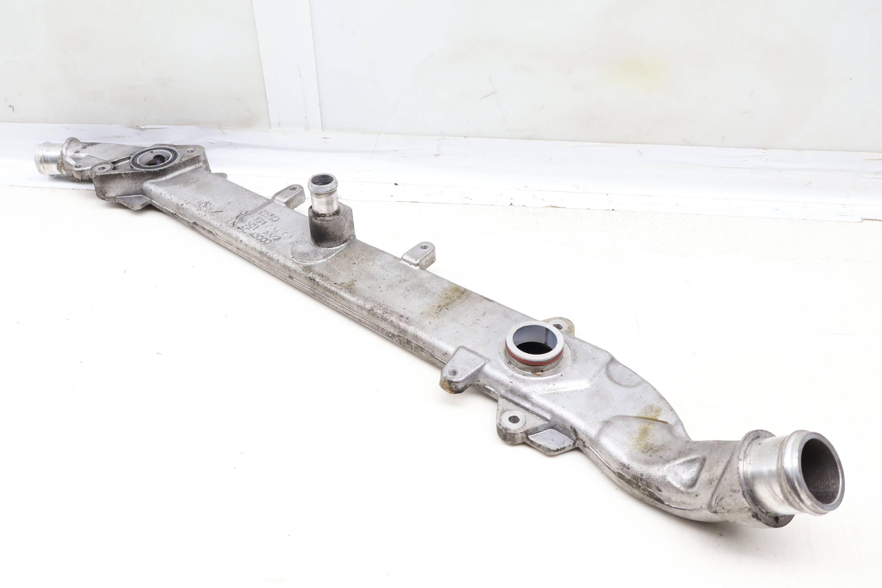 Upper Center Coolant Pipe / Tube / Line 079121034G