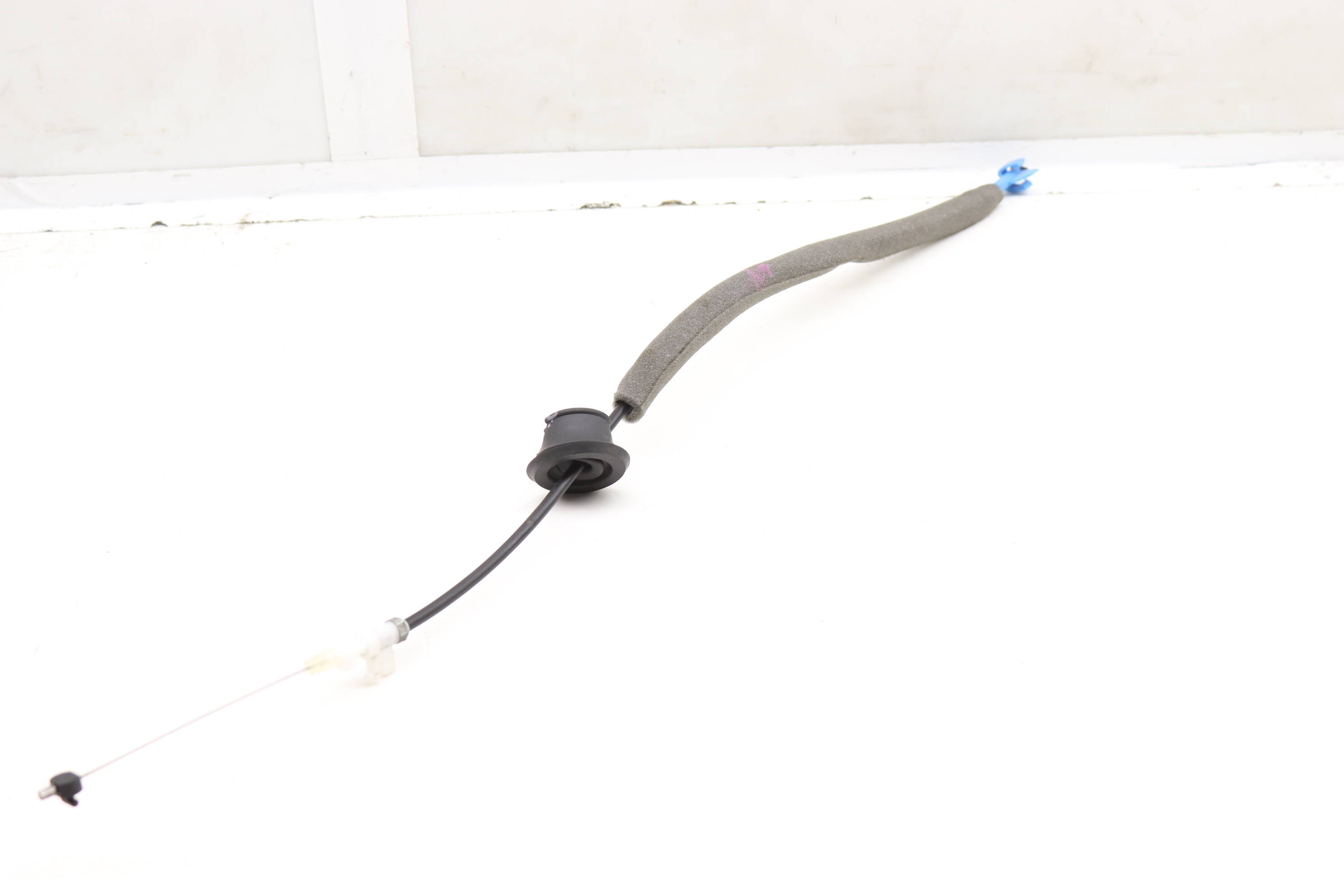 Interior Door Handle Release / Bowden Cable 4M0839085A