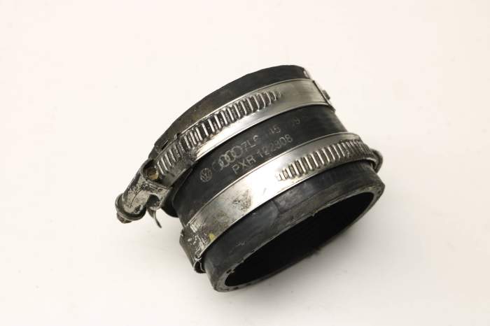 Throttle Body Hose / Tube 7L6145709B main product photo