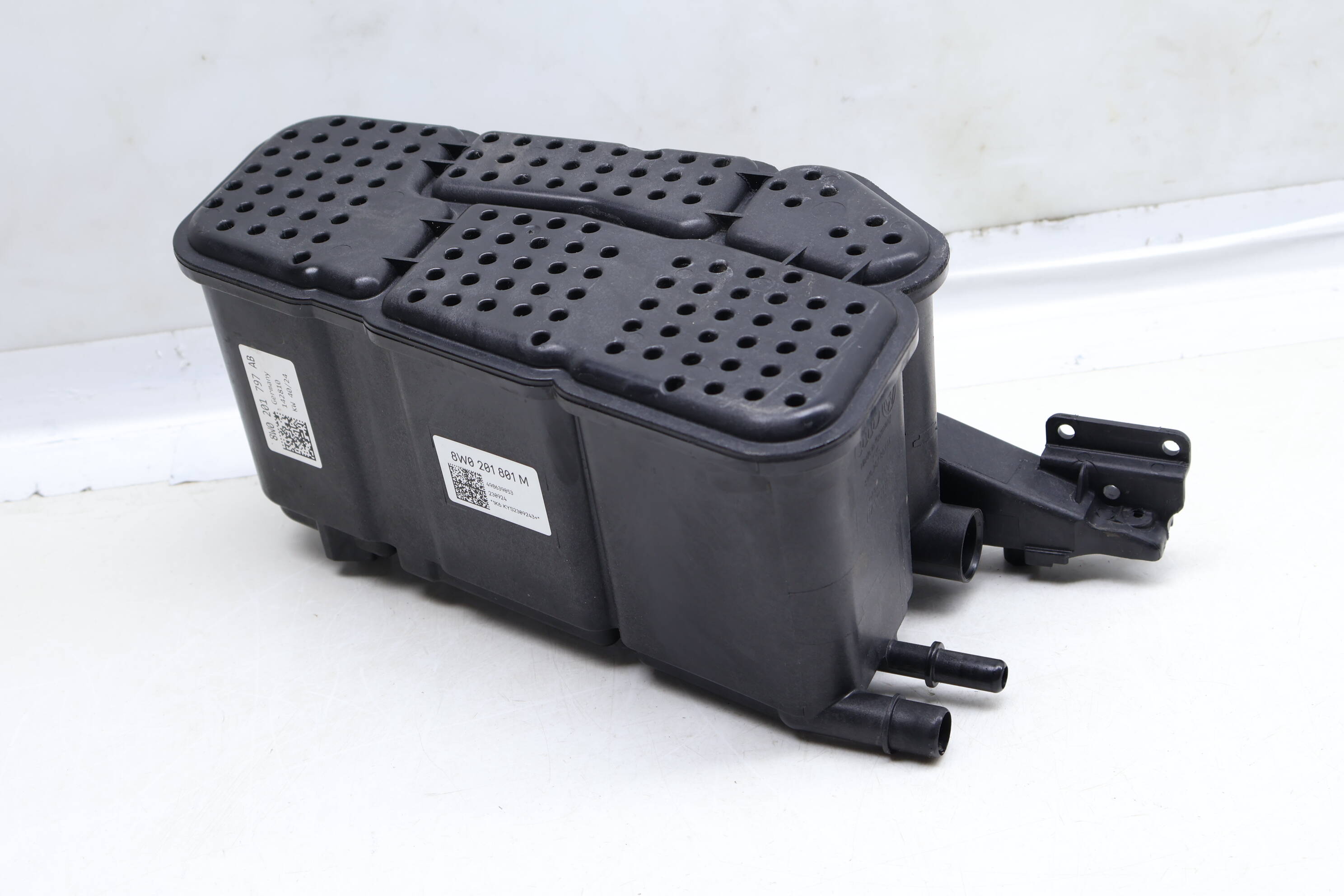 Charcoal / Fuel Vapor Canister 8W0201801M