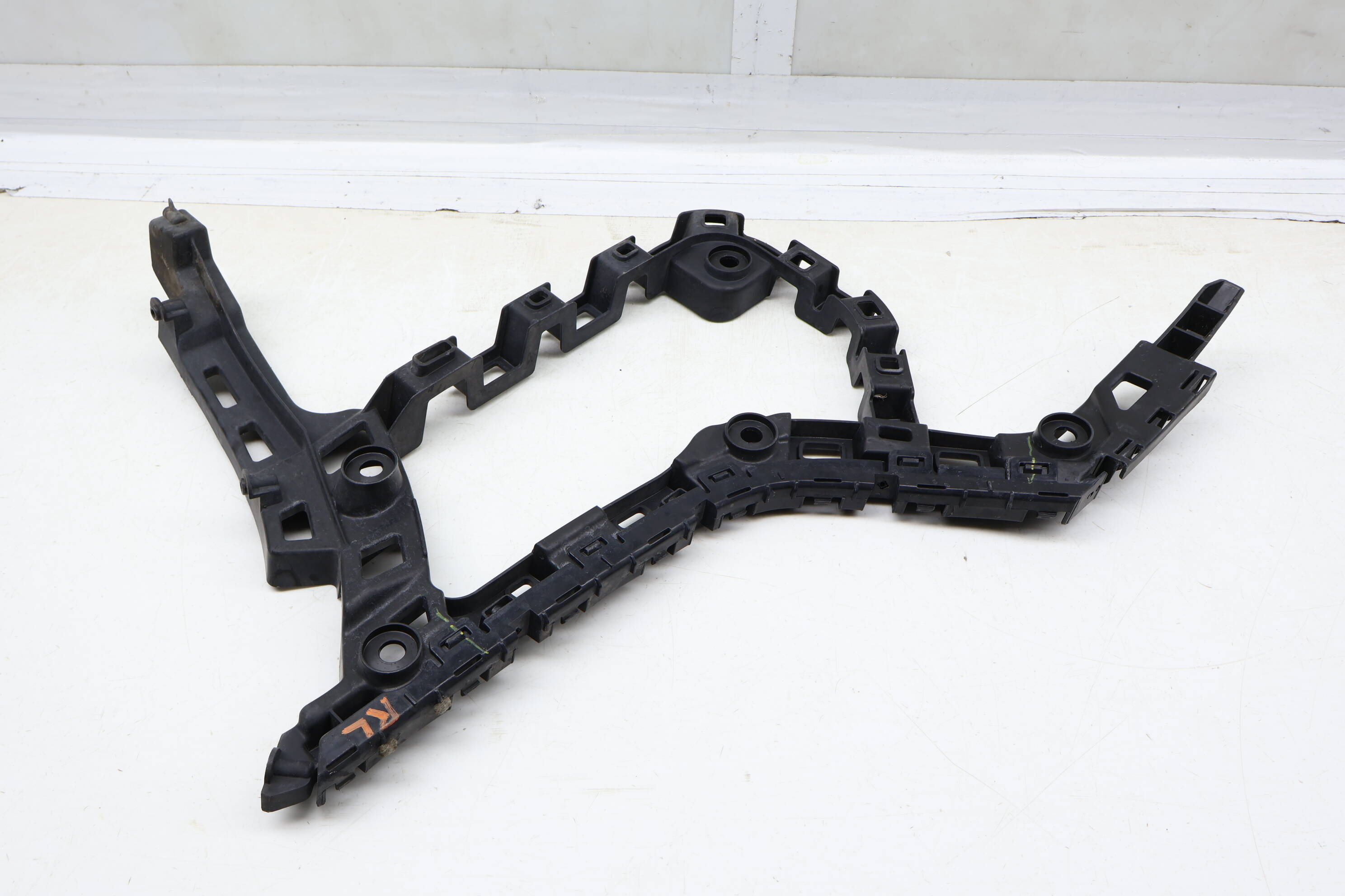 Bumper Guide Mount / Bracket 5GM807375