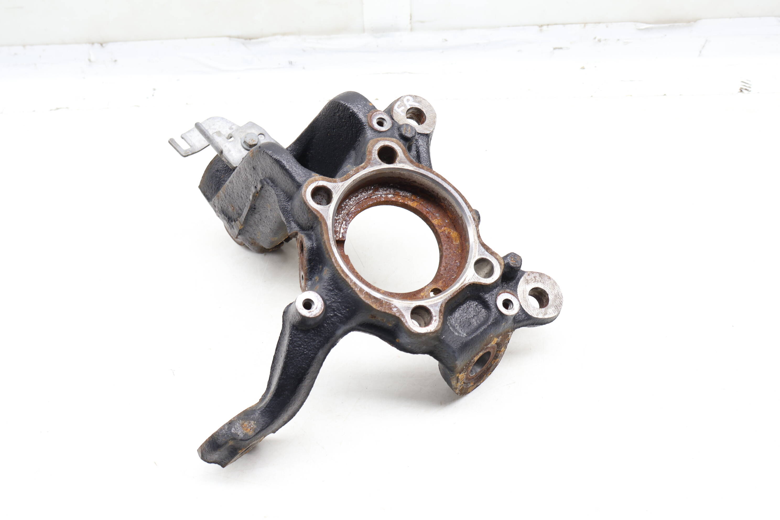 Spindle Knuckle / Wheel Bearing Housing 561407256