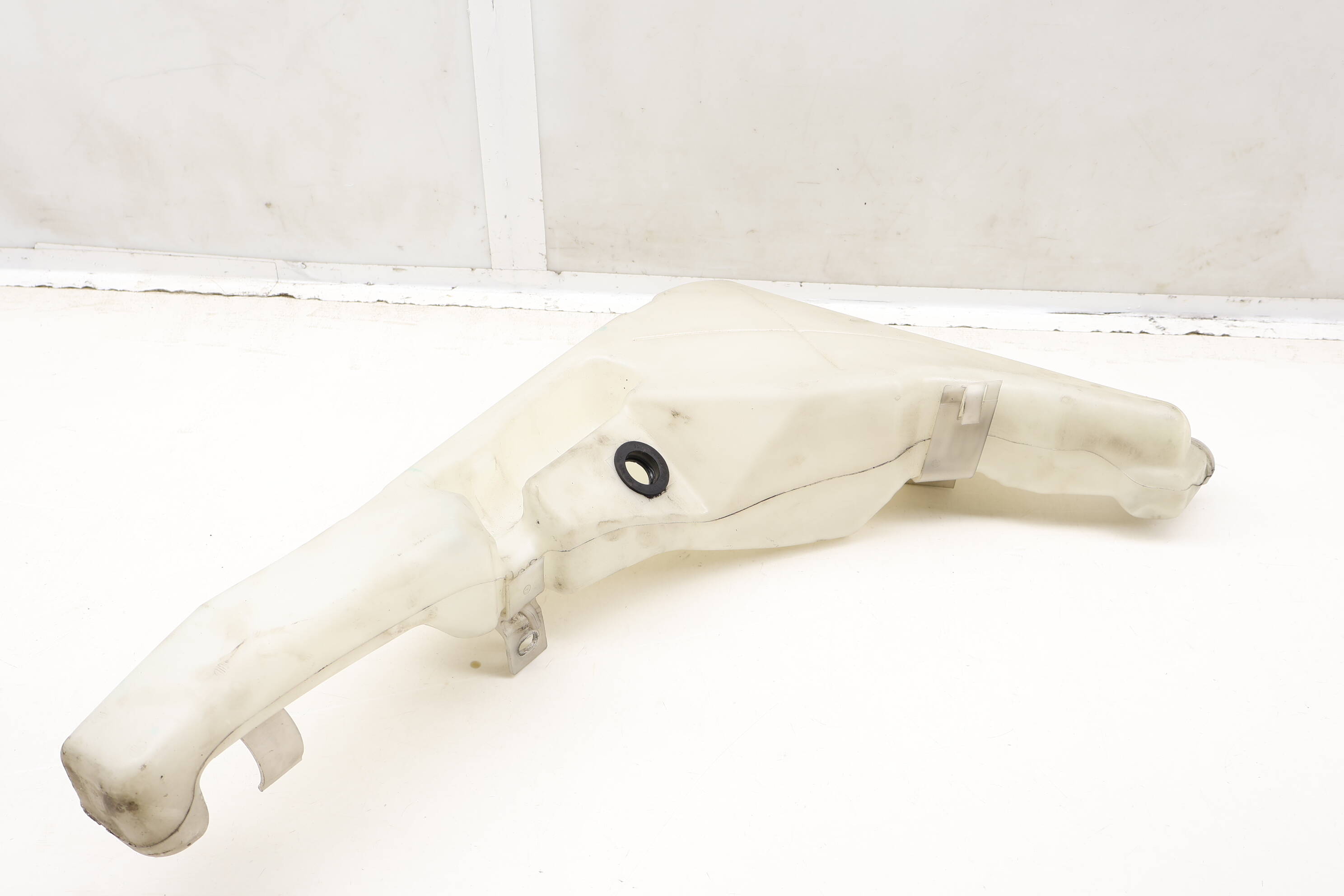 Windshield Washer Tank / Reservoir 4H0955451B