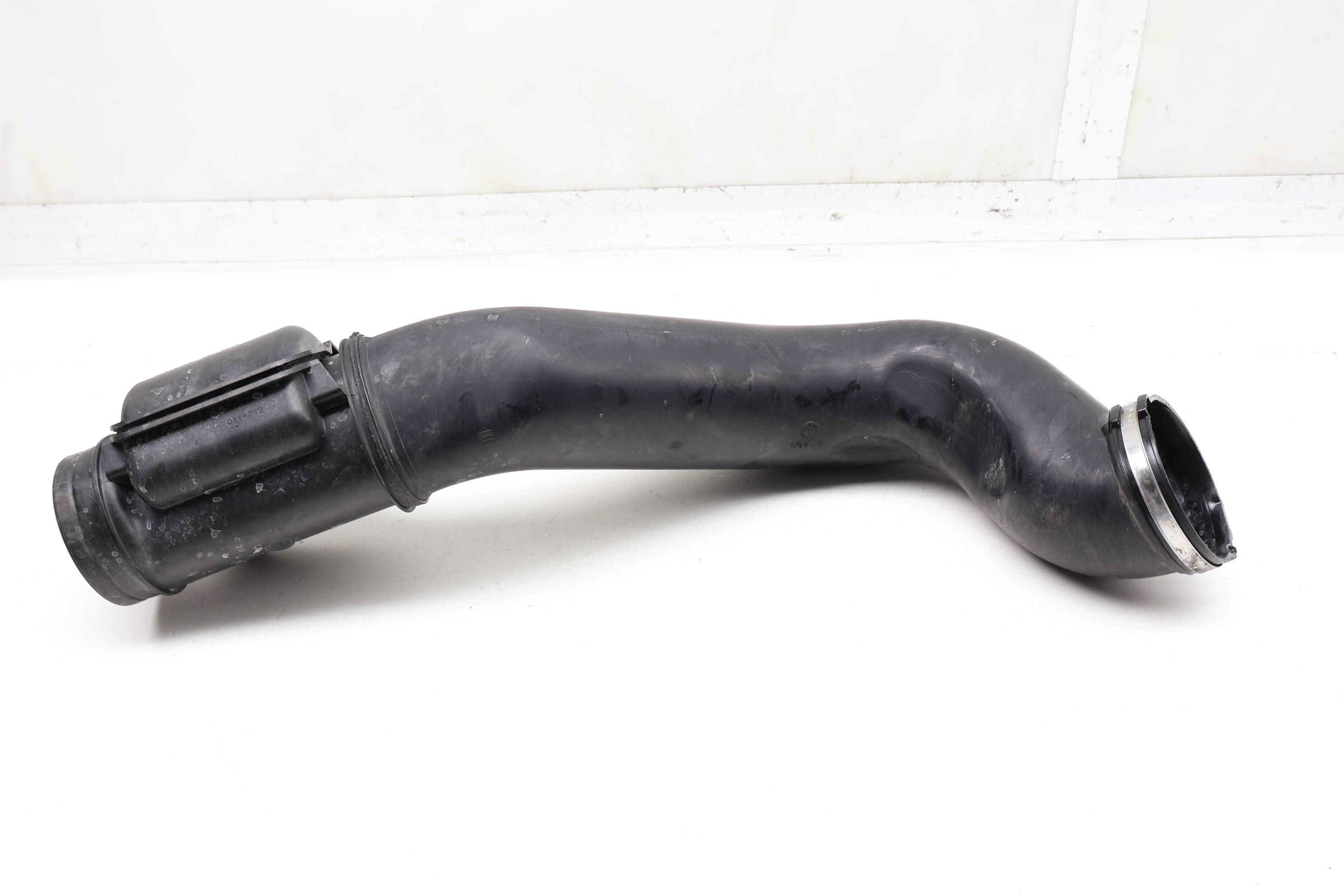 Air Intake Duct / Tube 13717613823