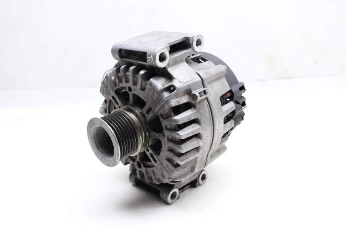 Valeo Alternator (250 Amp) 0009060404 main product photo