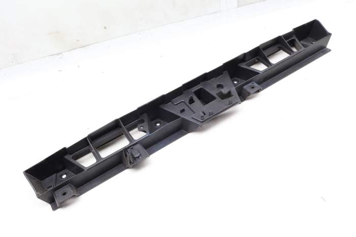 Center Reinforcement Bar / Bracket 97050564100 main product photo