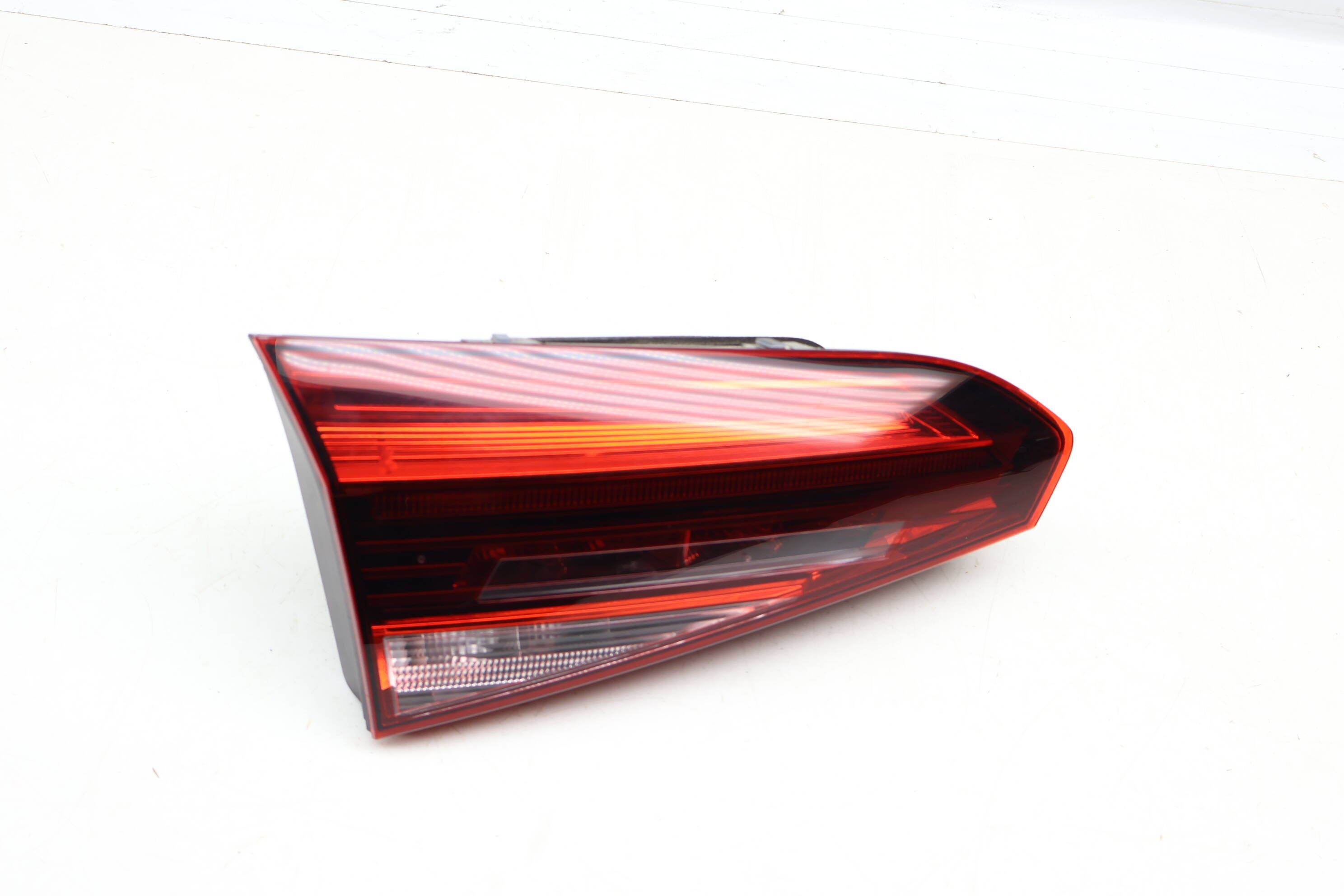 Inner Led Tail Light / Lamp 561945093M