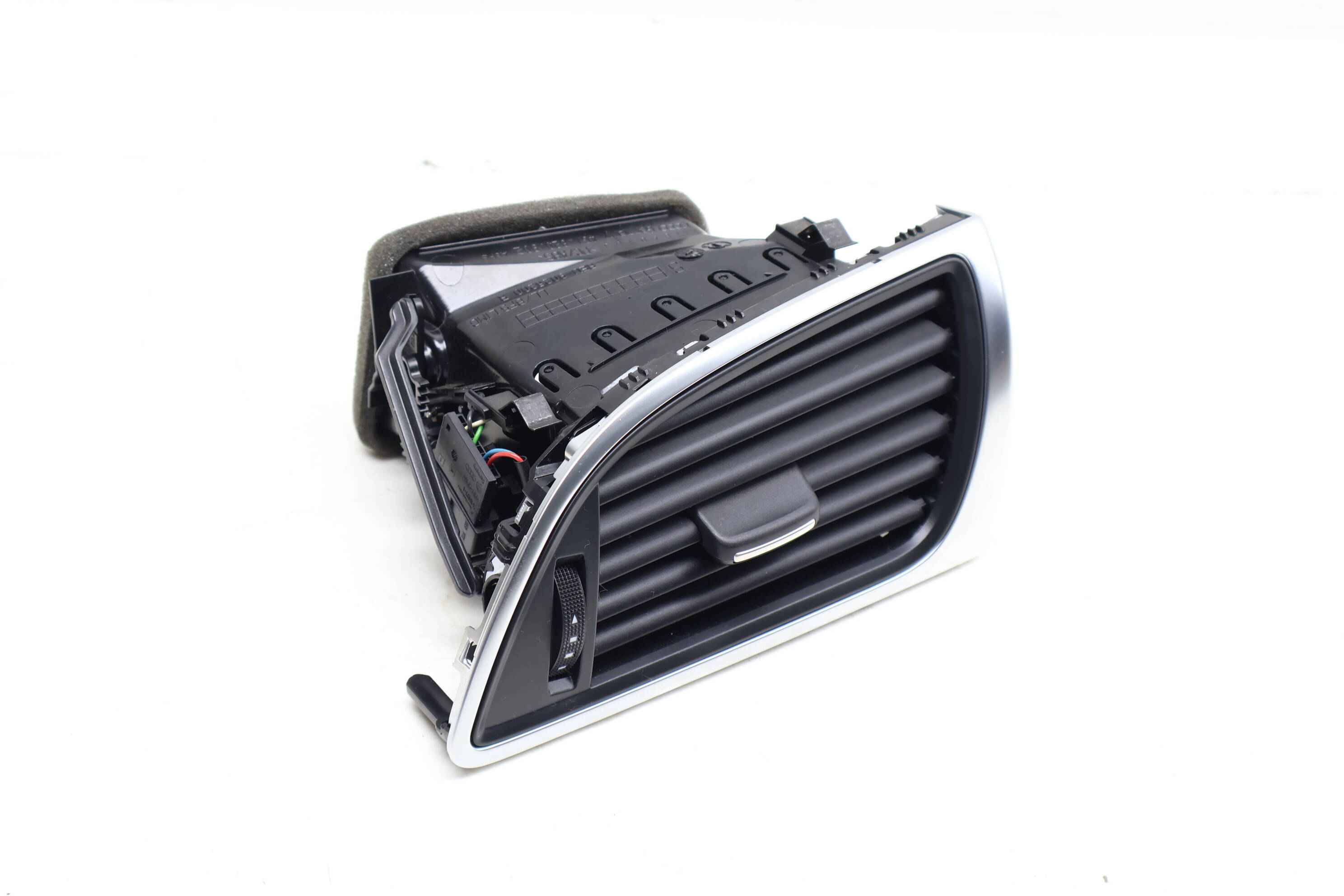 Dash Air Vent W/ Trim 4G1820902A