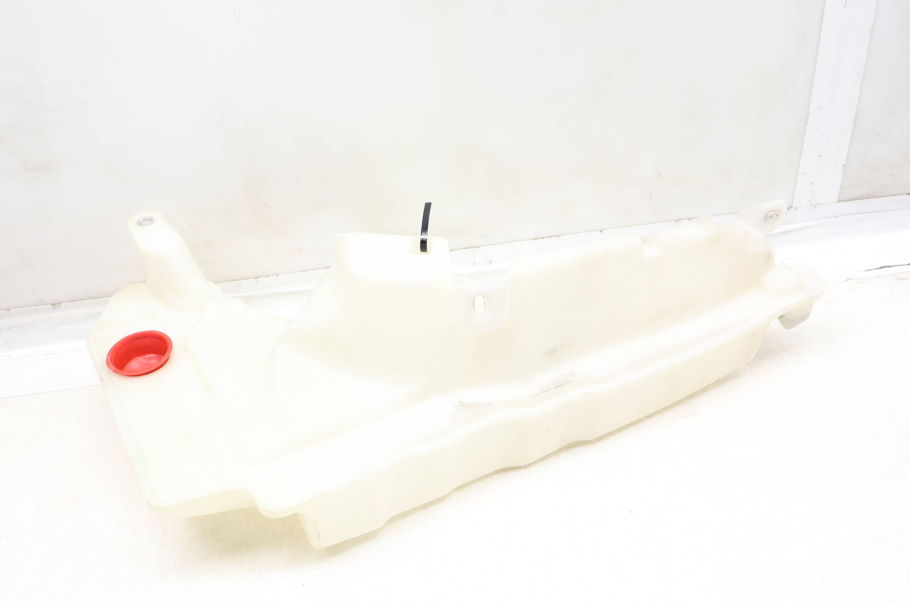 Lower Windshield Washer Reservoir / Tank 4F0955453R