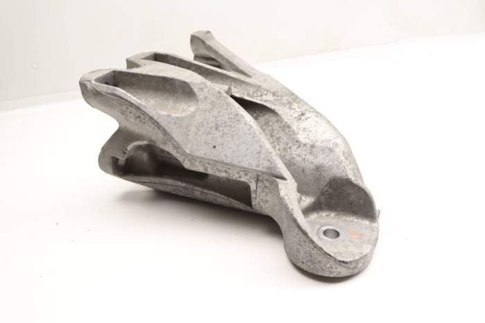 Engine / Motor Mount Bracket 03H199308 main product photo