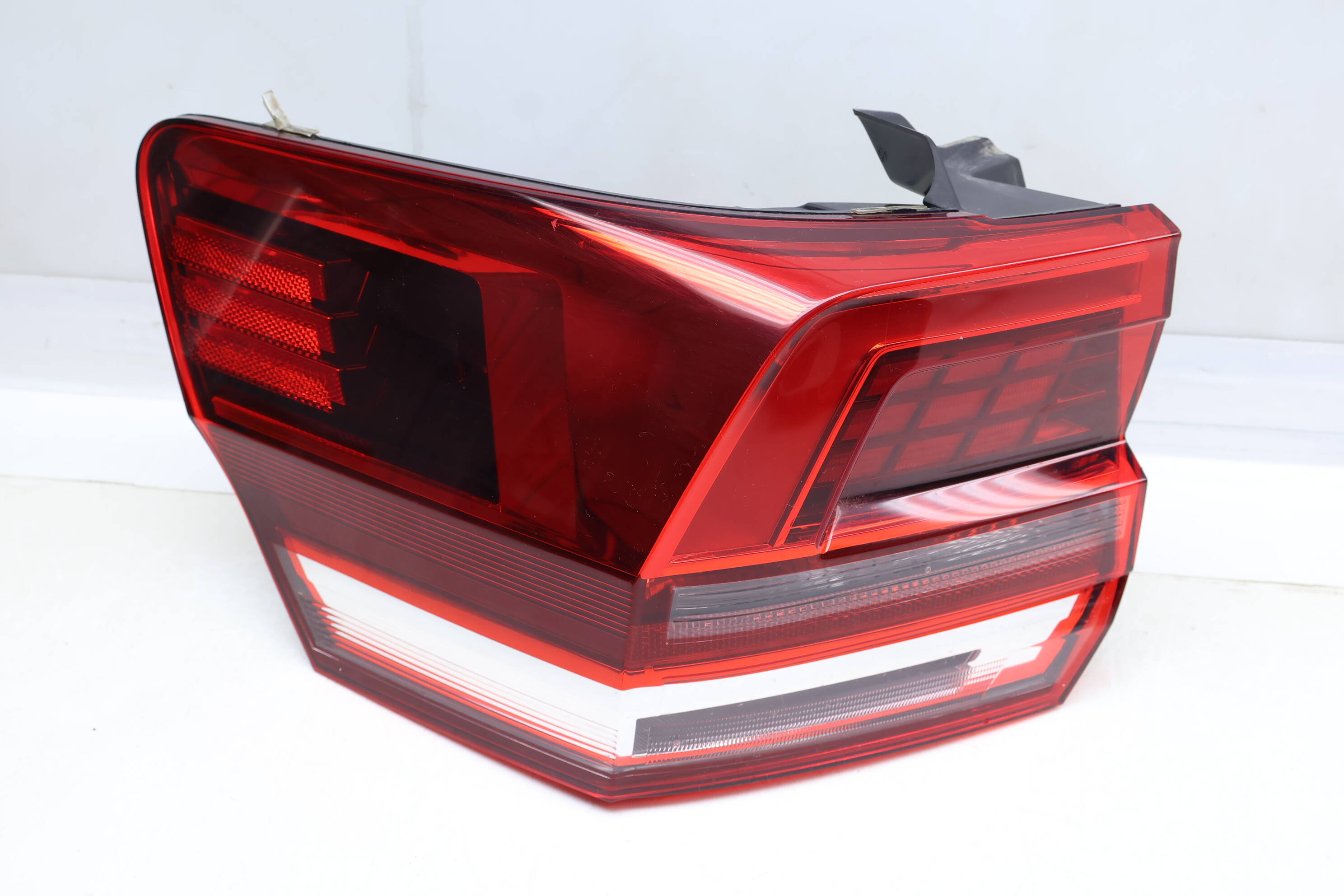 Outer Tail Light / Lamp 3CN945207B