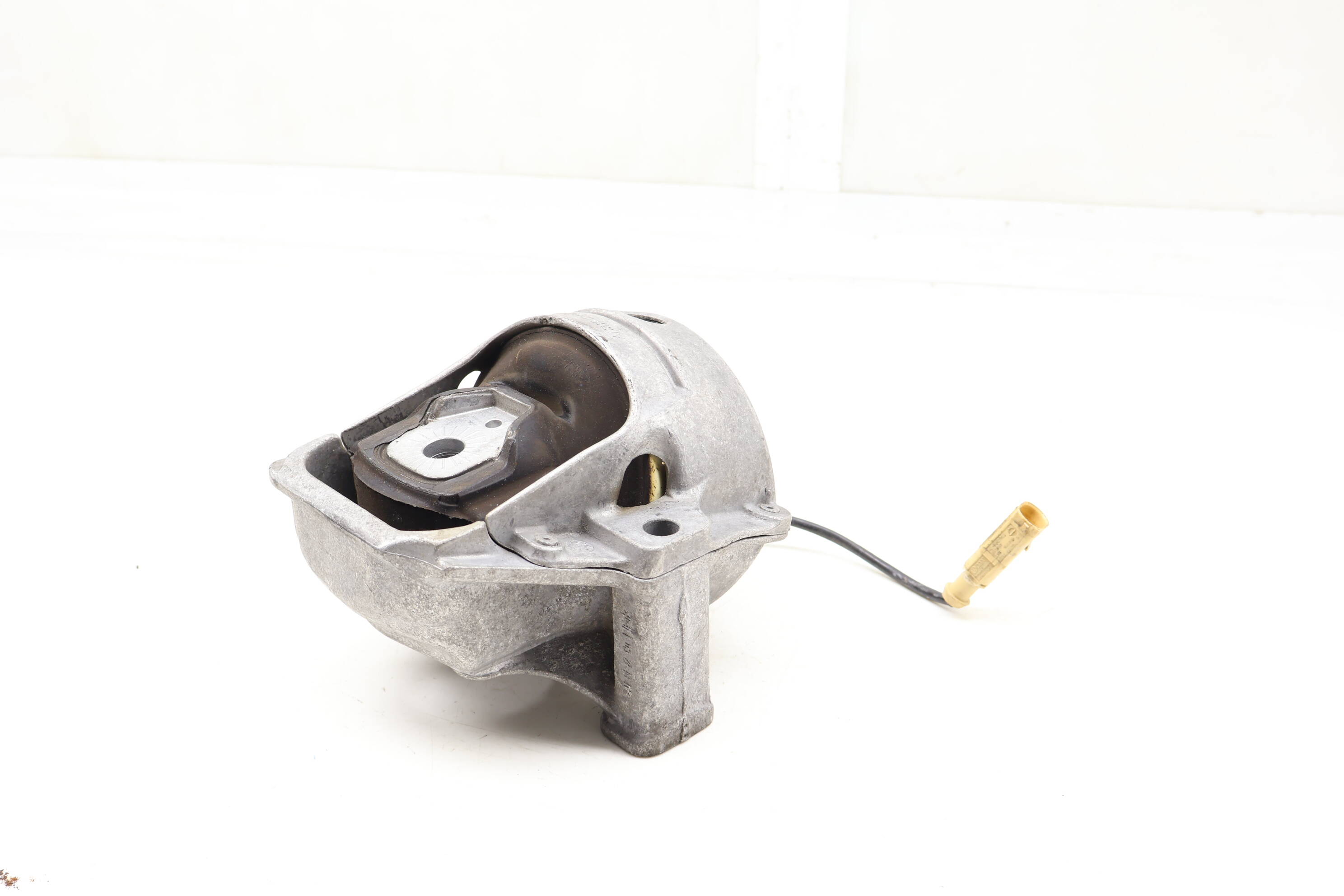 Engine / Motor Mount 8R0199381AK