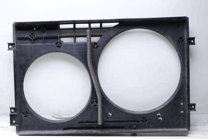 Radiator Dual Fan Cowl / Housing 8N0121205A main product photo