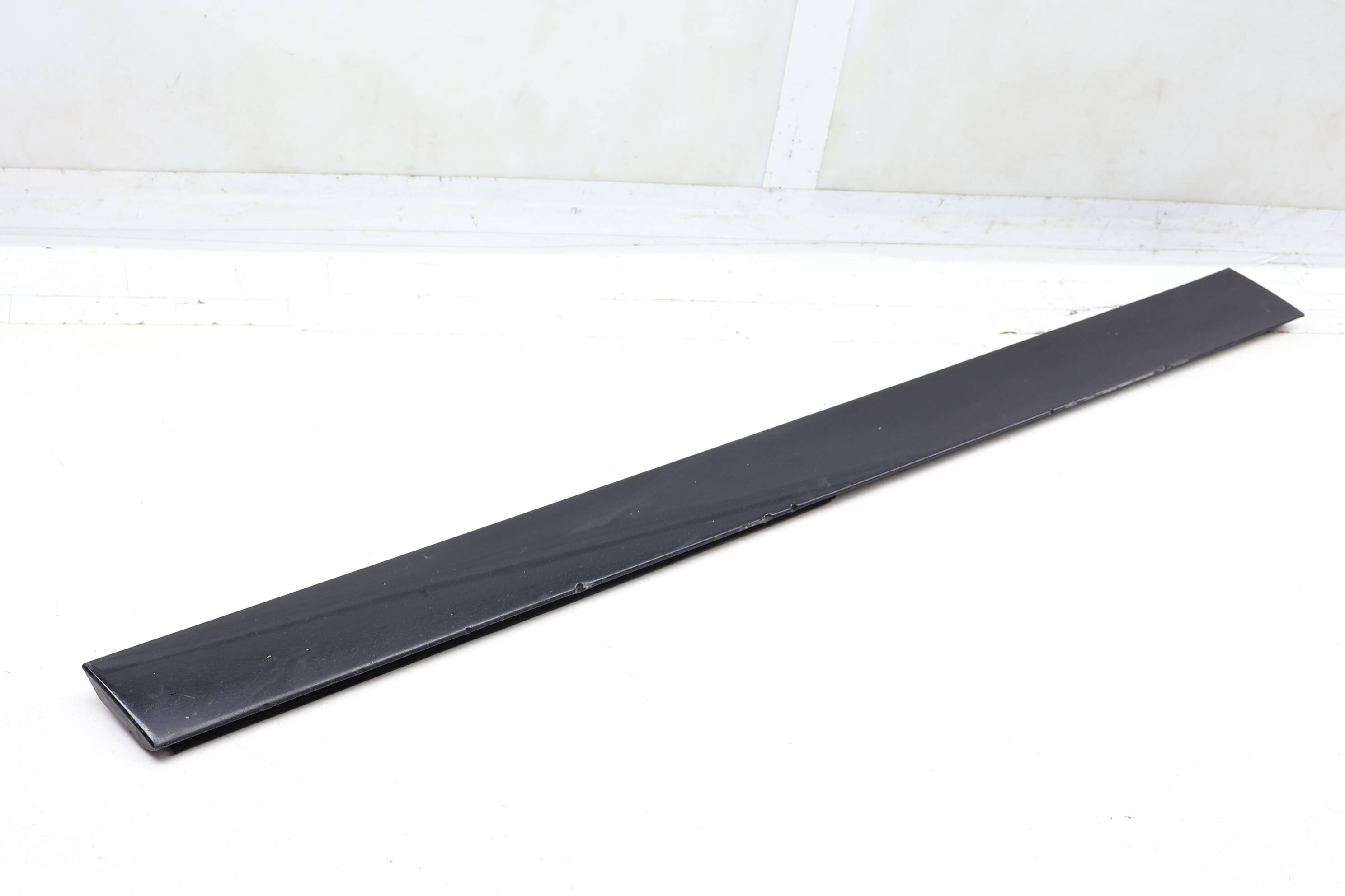 Lower Door Molding / Blade 4F0853959K